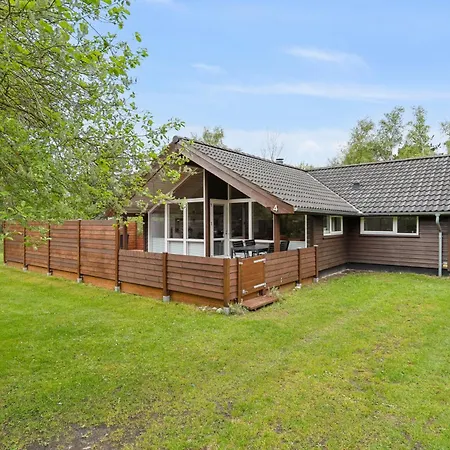 Fint Sommarhus Vid Med Och Bastu Semesterbostad Rødby