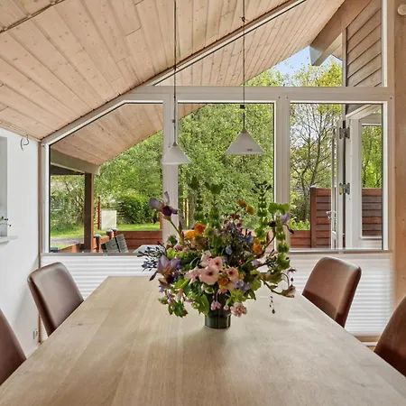 Fint Sommarhus Vid Med Och Bastu
