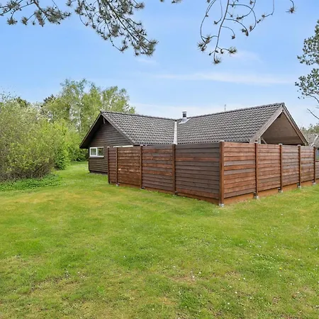 Fint Sommarhus Vid Med Och Bastu Semesterbostad *