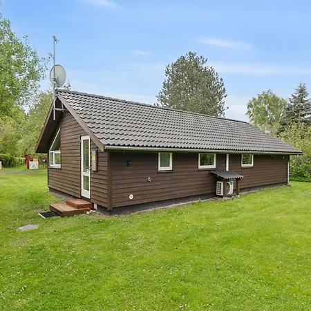 Lovely Summer House Near With Sauna